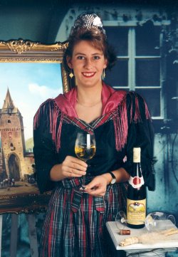 Gebietsweinkönigin Mittelrhein 1995/ 96 Martina Brück